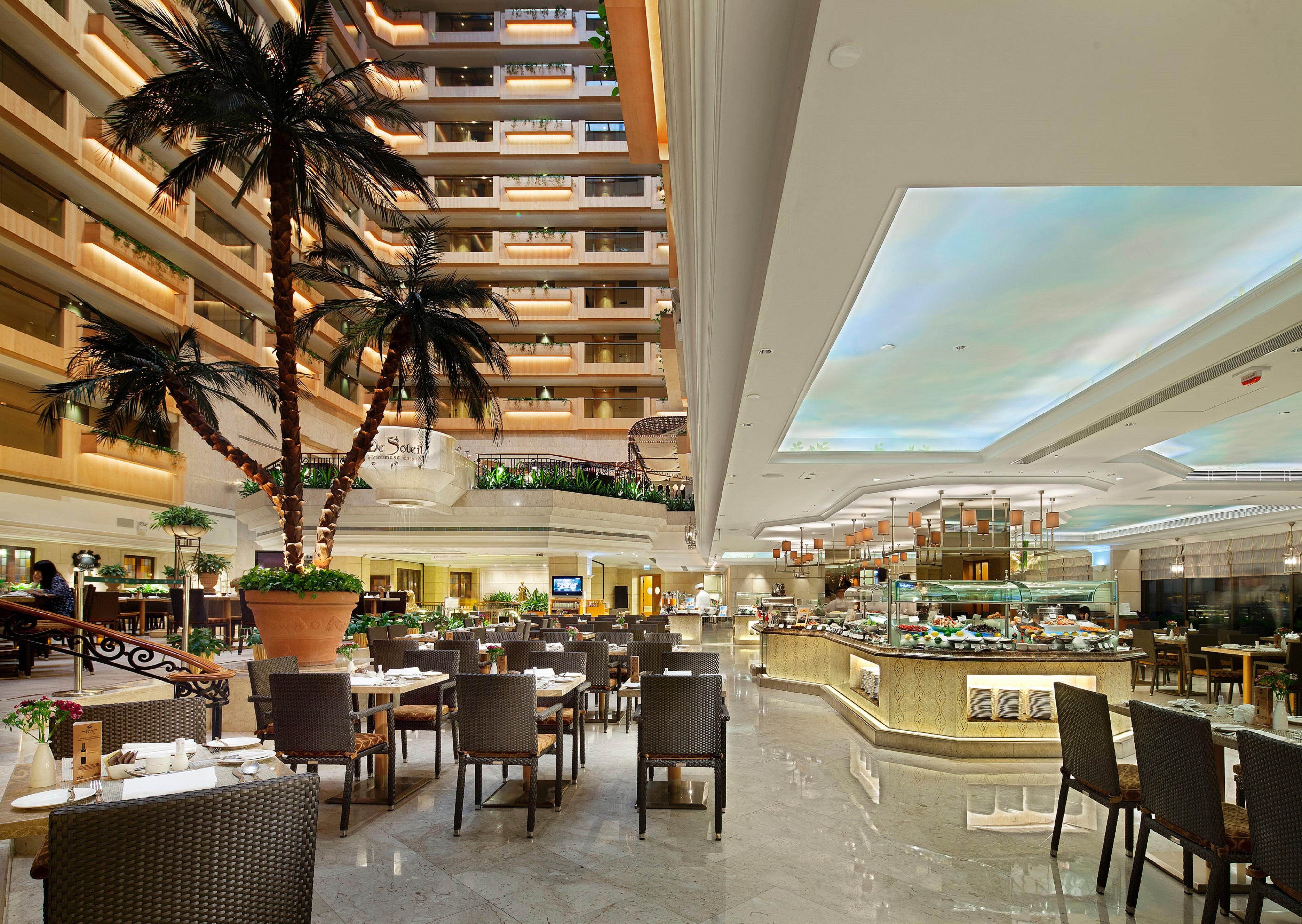 The Royal Garden Hotel Hongkong Étterem fotó The hotel's lobby