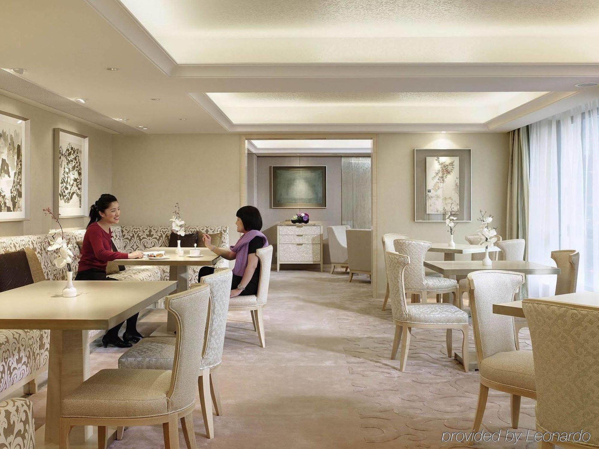 The Royal Garden Hotel Hongkong Étterem fotó The Wing, Hong Kong International Airport