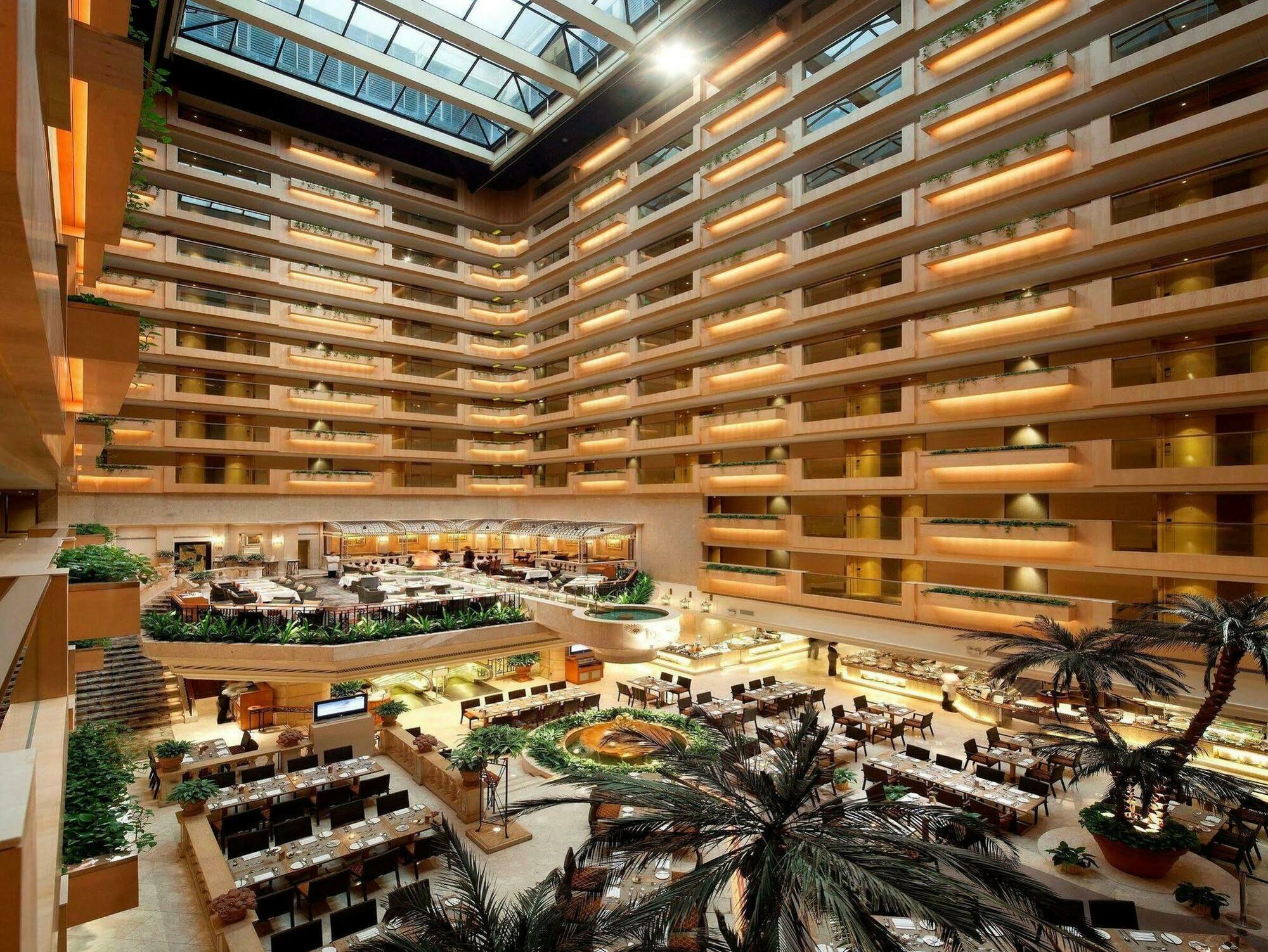 The Royal Garden Hotel Hongkong Kültér fotó The interior of the hotel